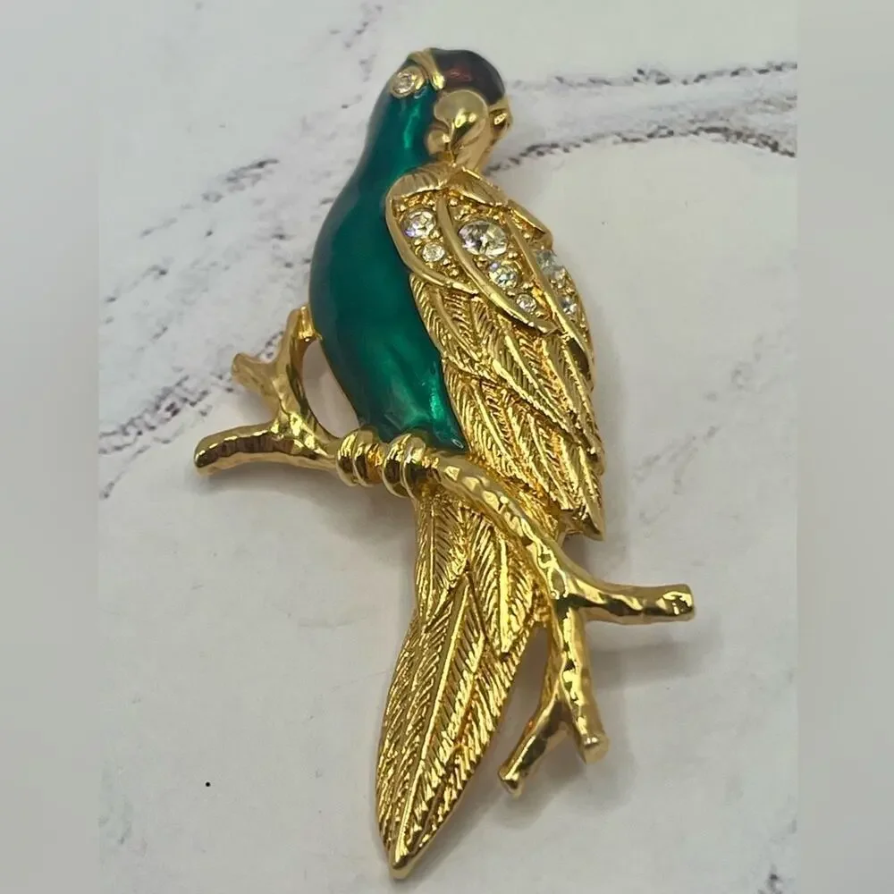 Avon brooch excellent